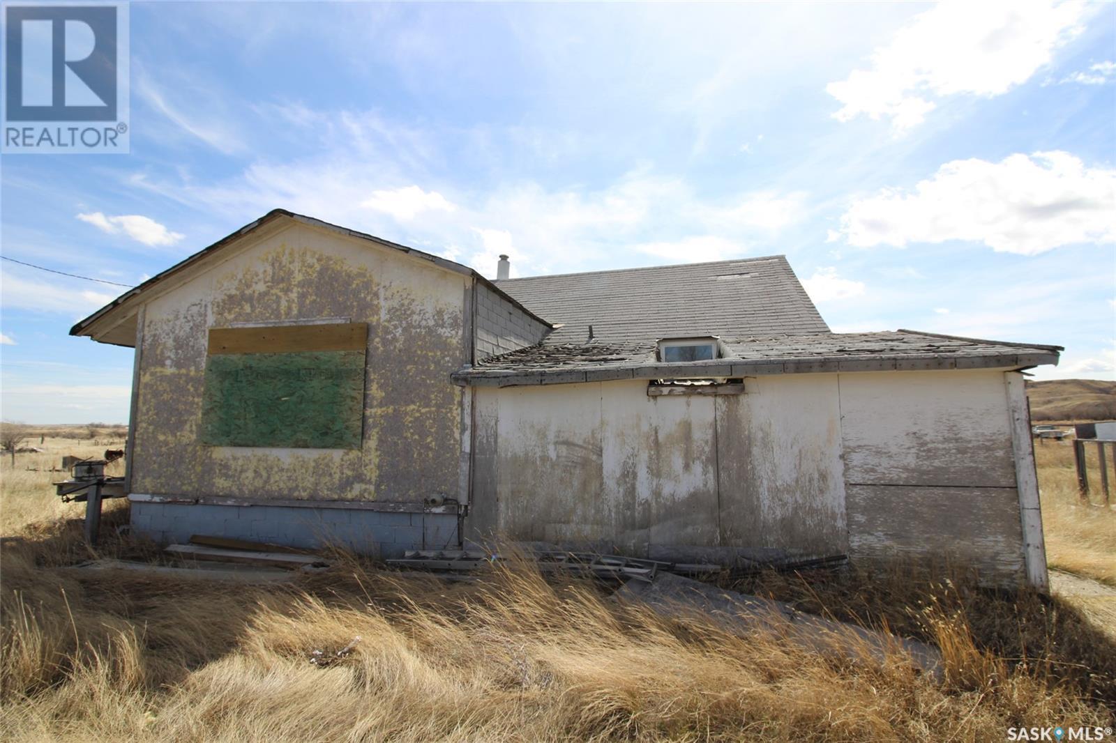 0 Railway Street E, Eastend, SK - Outdoor