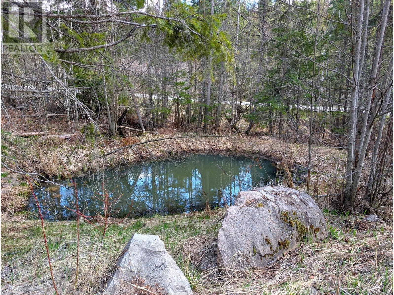 9300 6 Highway, Edgewood, BC