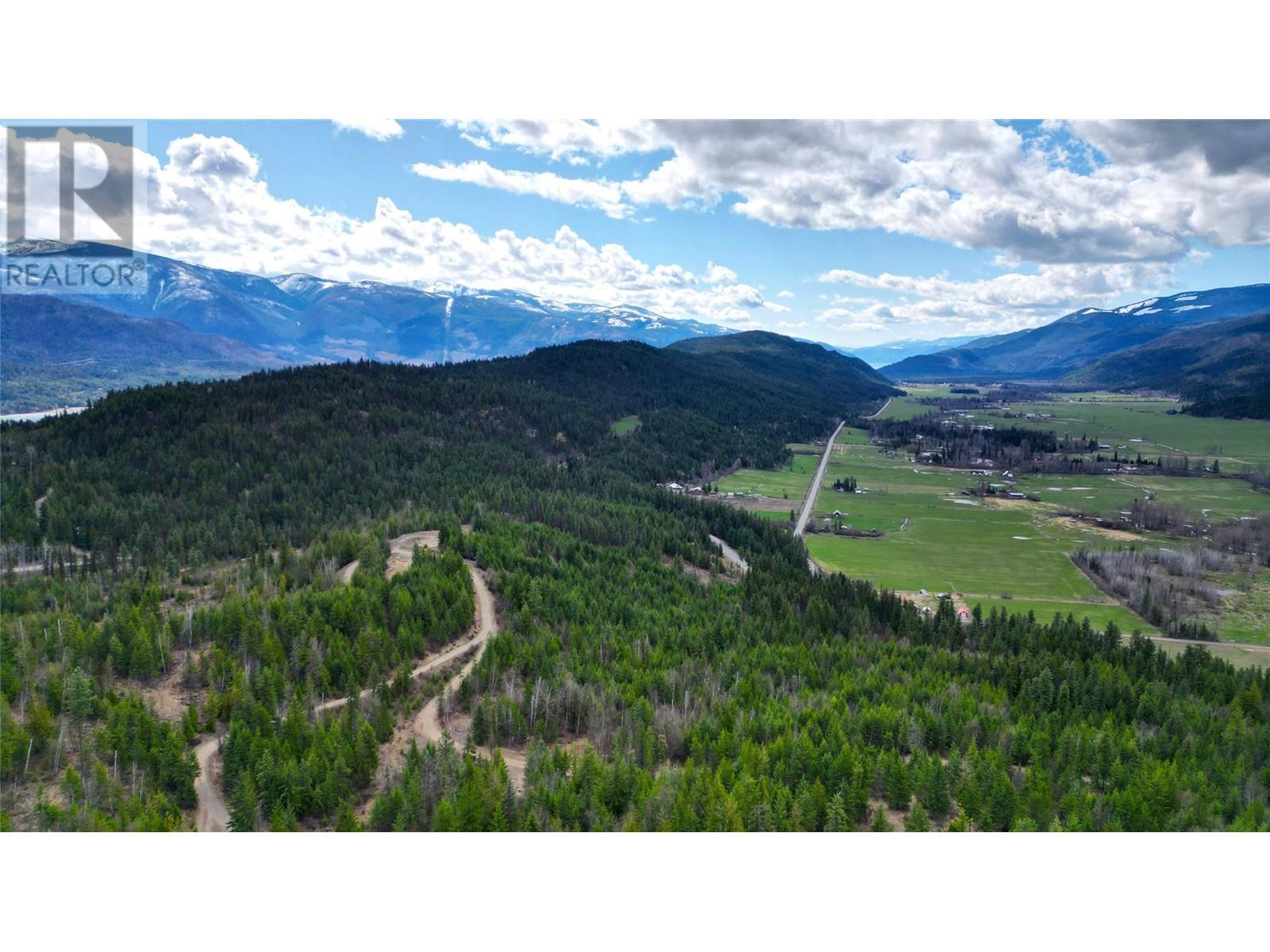 9300 6 Highway, Edgewood, BC