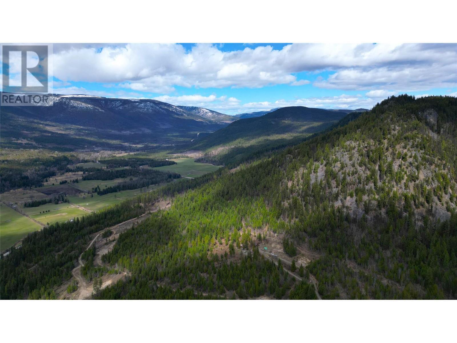 9300 6 Highway, Edgewood, BC