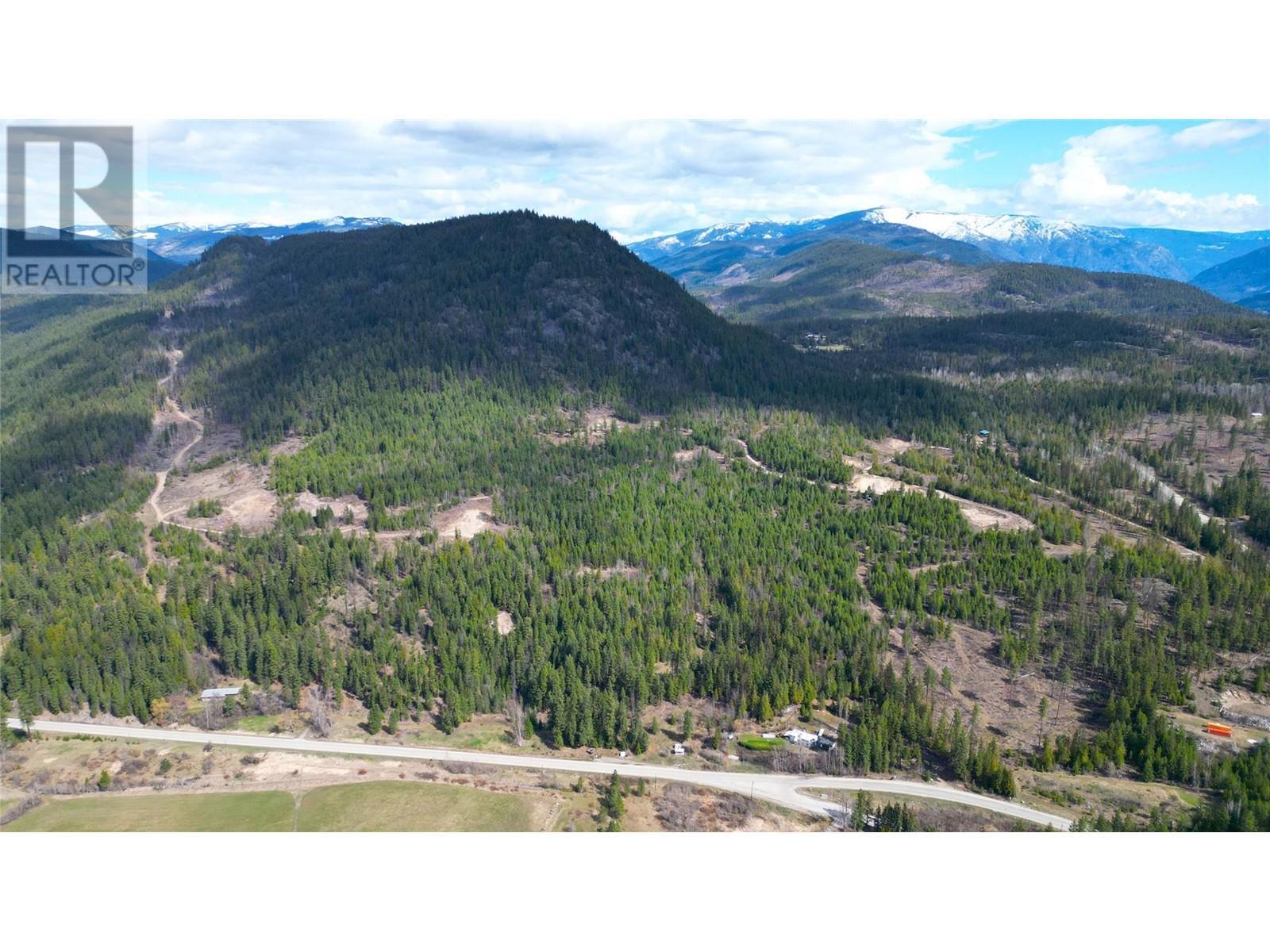 9300 6 Highway, Edgewood, BC