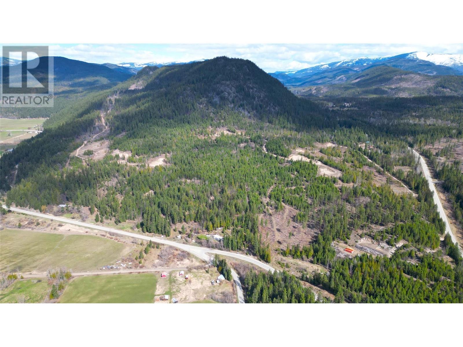 9300 6 Highway, Edgewood, BC
