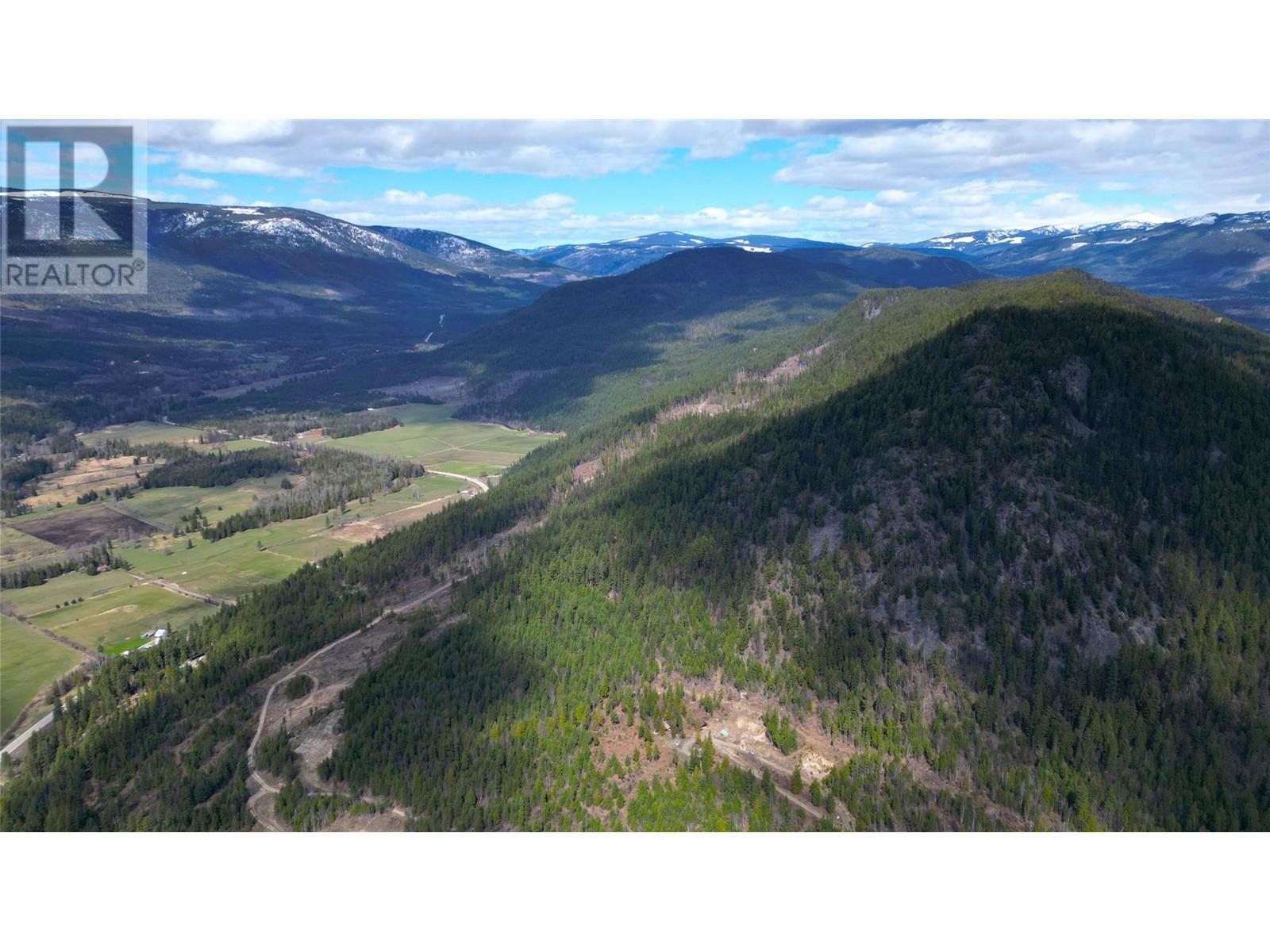 9300 6 Highway, Edgewood, BC