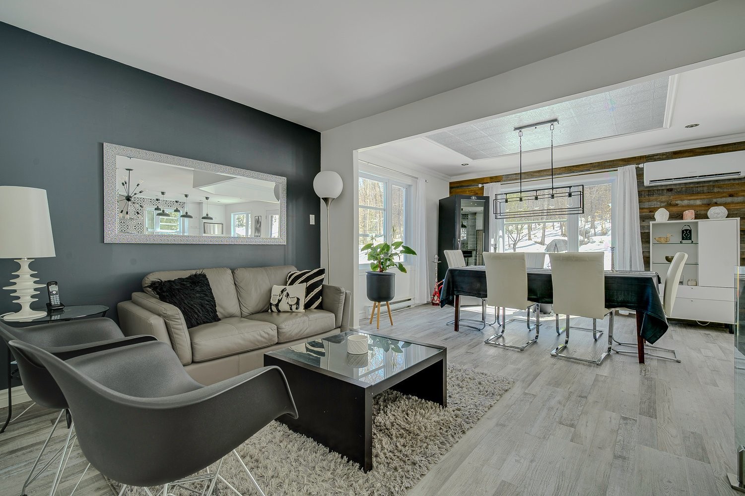 Living Room - 134 Ch. Black, Mille-Isles, QC - Indoor Photo Showing Living Room