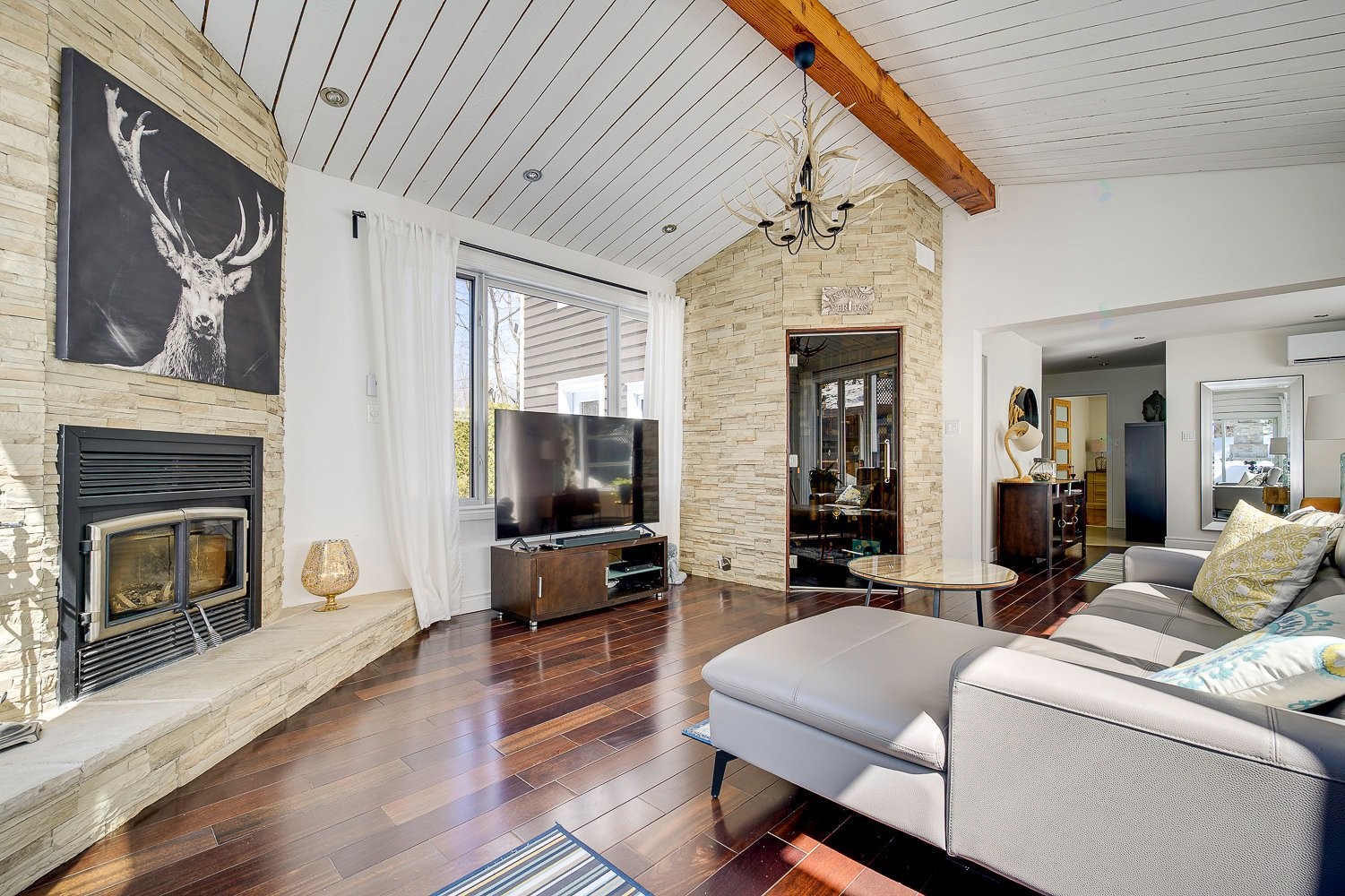 Living Room - 134 Ch. Black, Mille-Isles, QC - Indoor Photo Showing Living Room With Fireplace