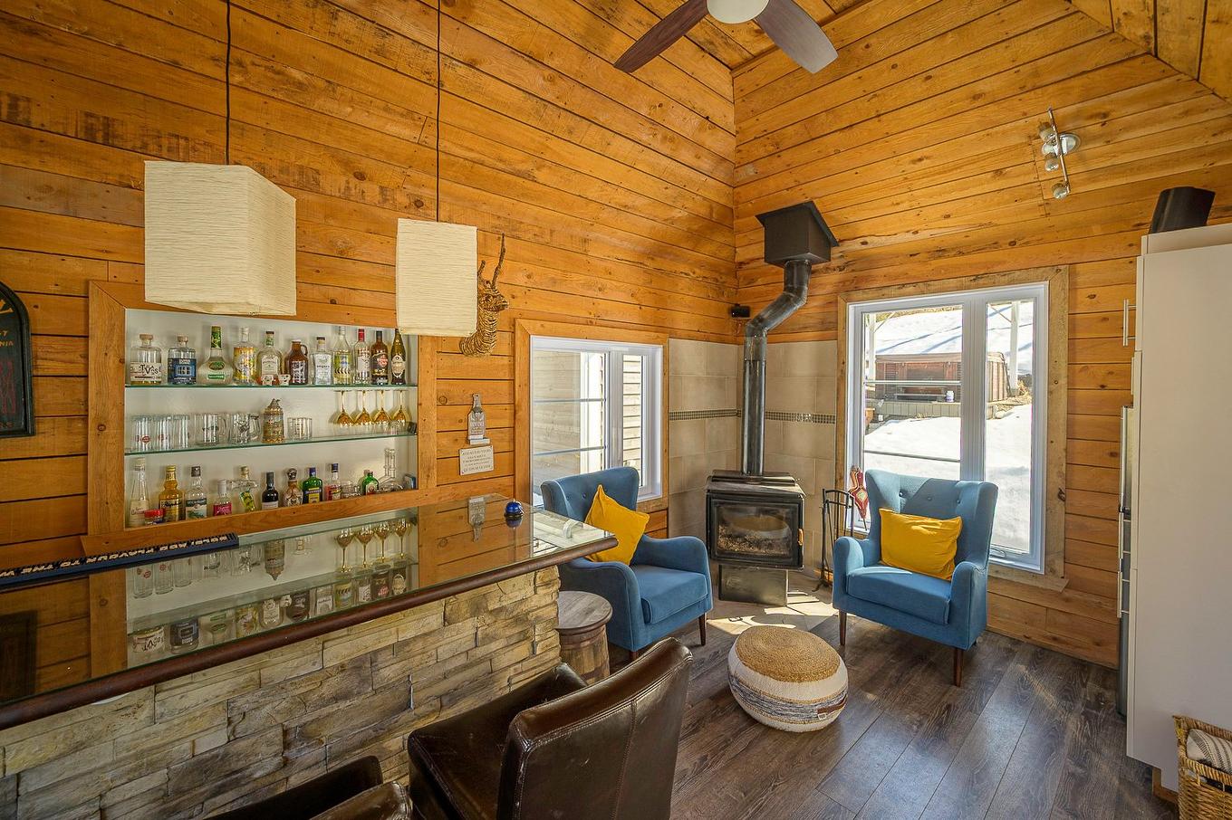 Autre - 134 Ch. Black, Mille-Isles, QC - Indoor With Fireplace