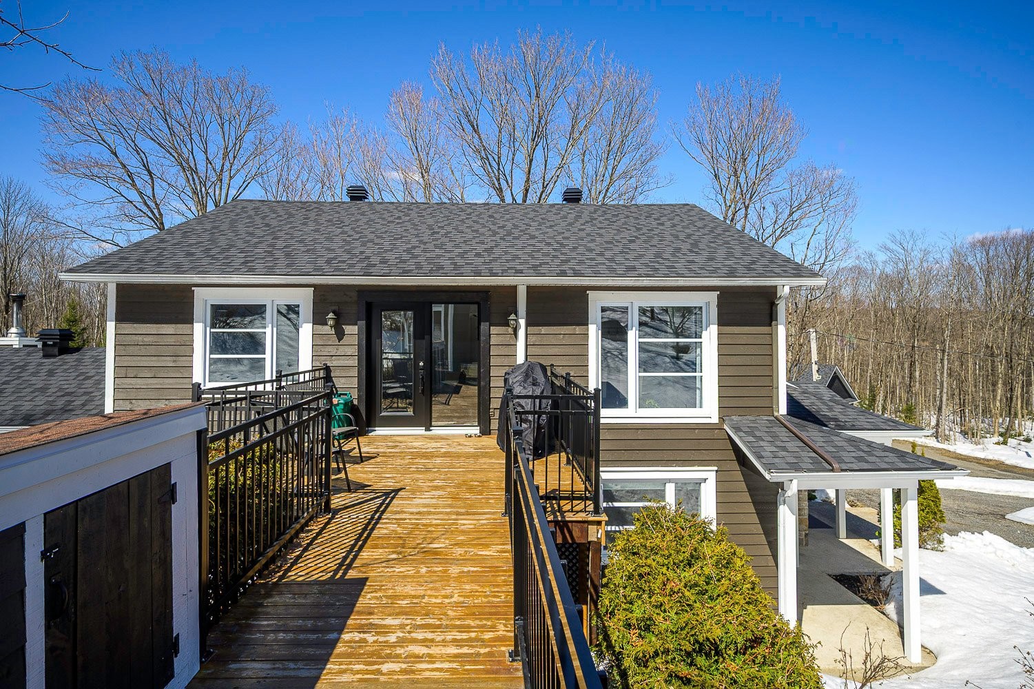 Back of Structure - 134 Ch. Black, Mille-Isles, QC - Outdoor