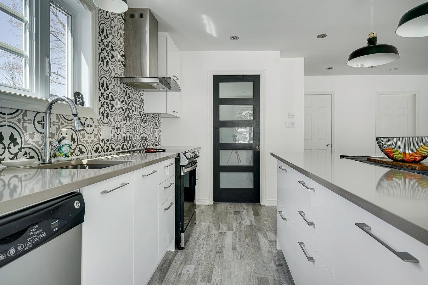 Cuisine - 134 Ch. Black, Mille-Isles, QC - Indoor Photo Showing Kitchen With Upgraded Kitchen
