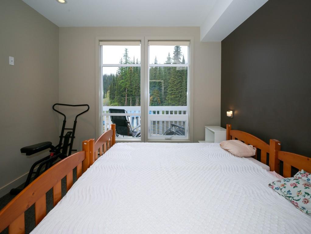 303-30 Monashee Road, Vernon, BC - Indoor Photo Showing Bedroom