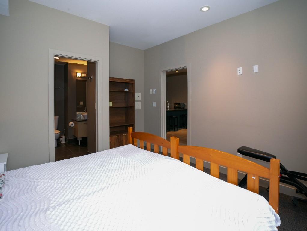 303-30 Monashee Road, Vernon, BC - Indoor Photo Showing Bedroom
