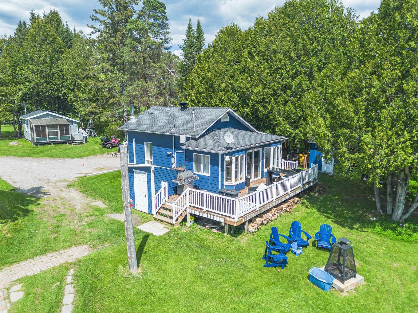 Frontage - 103 - 111 Ch. Du Lac-Aux-Bois-Francs O., Rivière-Rouge, QC - Outdoor With Deck Patio Veranda