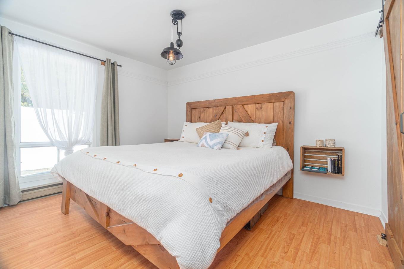 Primary bedroom - 103 - 111 Ch. Du Lac-Aux-Bois-Francs O., Rivière-Rouge, QC - Indoor Photo Showing Bedroom
