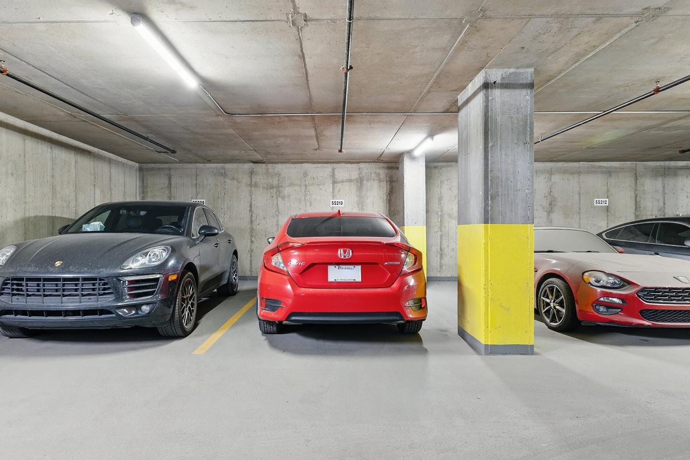 Parking - 1407-1188 Av. Union, Montréal (Ville-Marie), QC - Indoor Photo Showing Garage