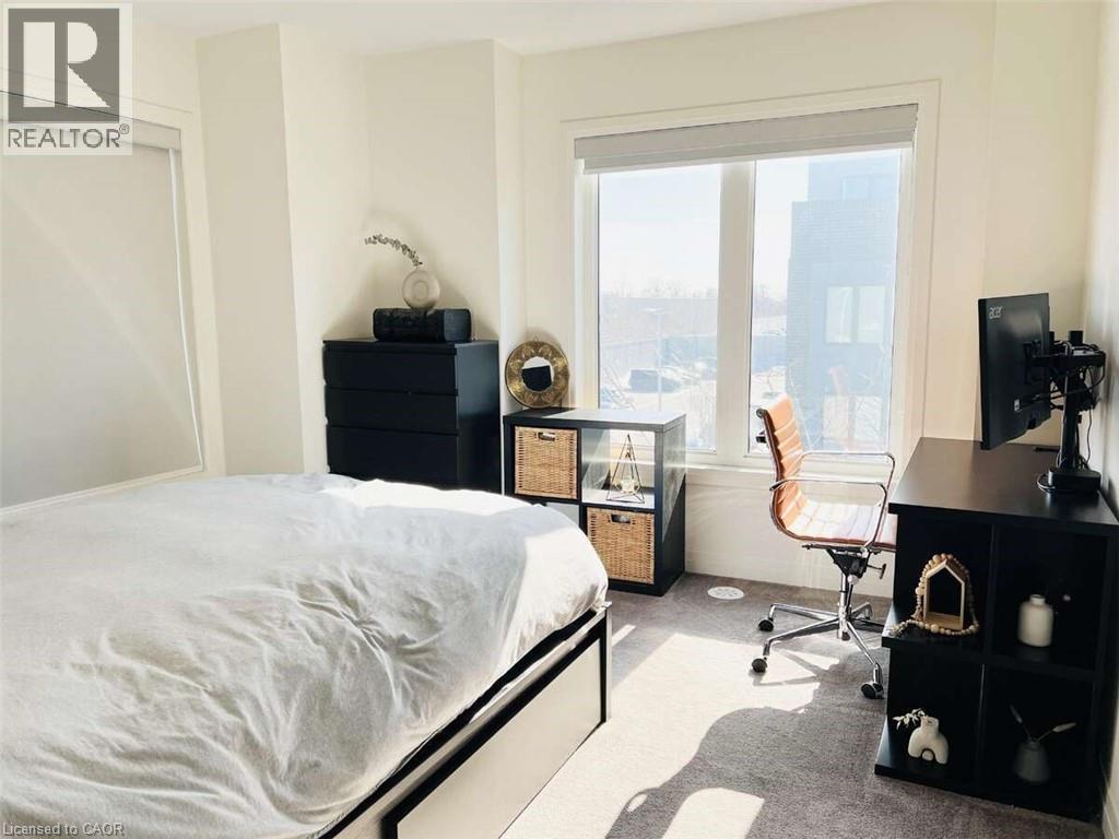 2255 Mcnab Lane Unit# 9, Mississauga, ON - Indoor Photo Showing Bedroom