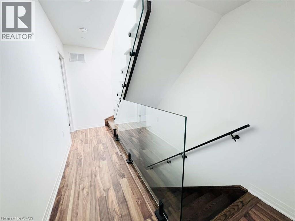 2255 Mcnab Lane Unit# 9, Mississauga, ON - Indoor Photo Showing Other Room