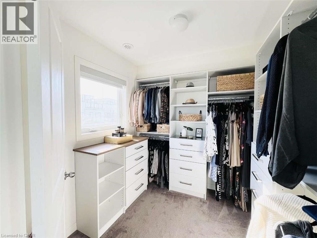 2255 Mcnab Lane Unit# 9, Mississauga, ON - Indoor With Storage