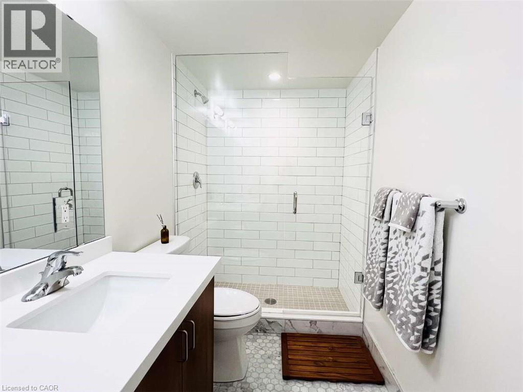 2255 Mcnab Lane Unit# 9, Mississauga, ON - Indoor Photo Showing Bathroom