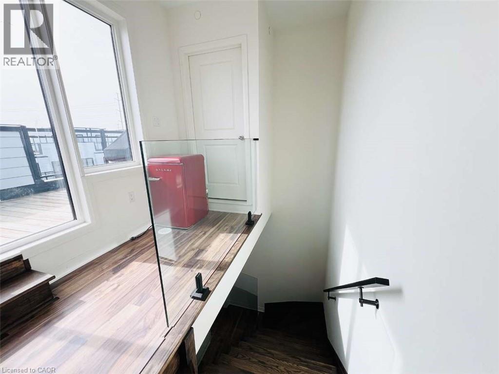 2255 Mcnab Lane Unit# 9, Mississauga, ON - Indoor Photo Showing Other Room