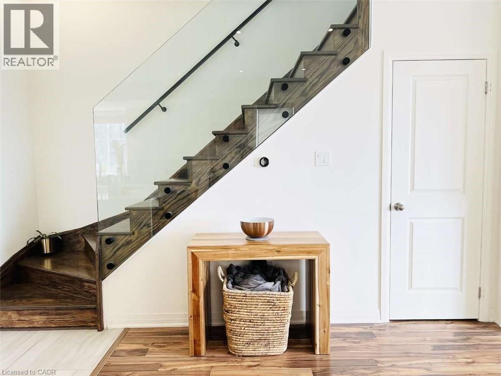 2255 Mcnab Lane Unit# 9, Mississauga, ON - Indoor Photo Showing Other Room