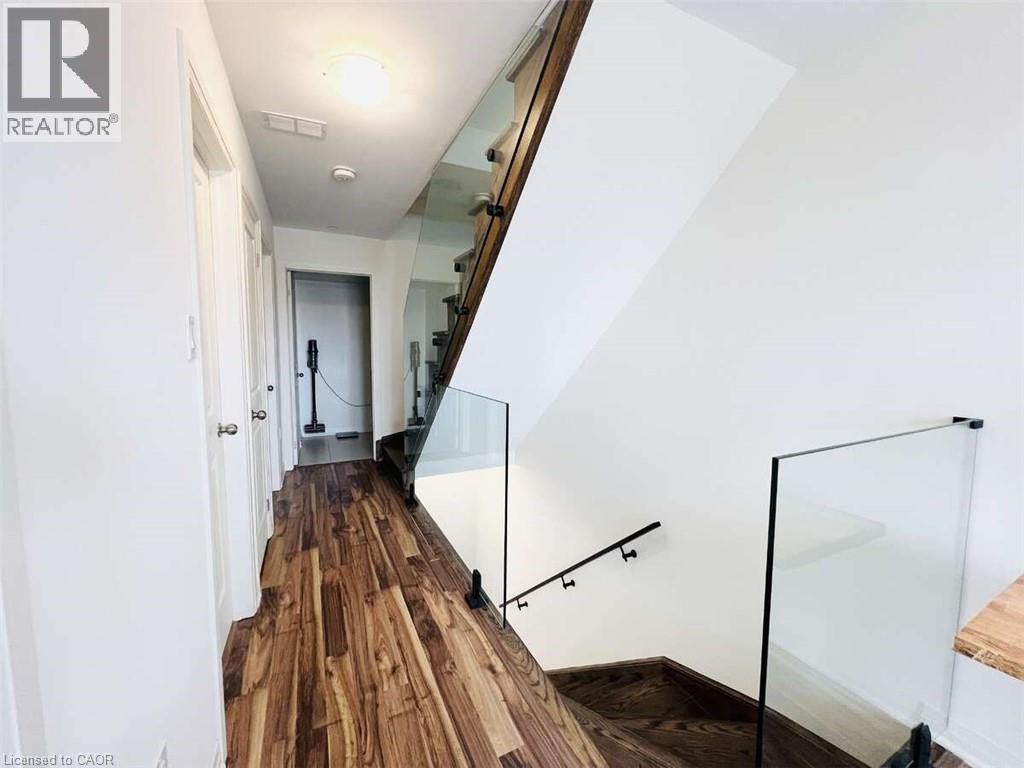 2255 Mcnab Lane Unit# 9, Mississauga, ON - Indoor Photo Showing Other Room