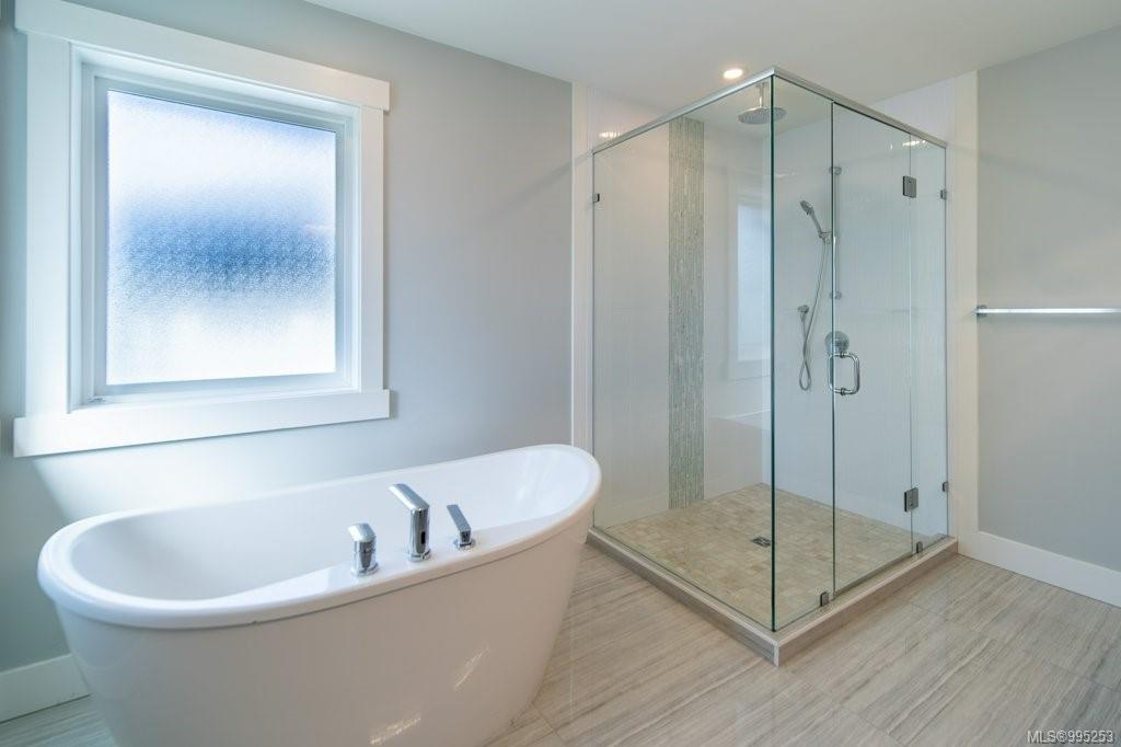 4462 Tyndall Ave, Saanich, BC