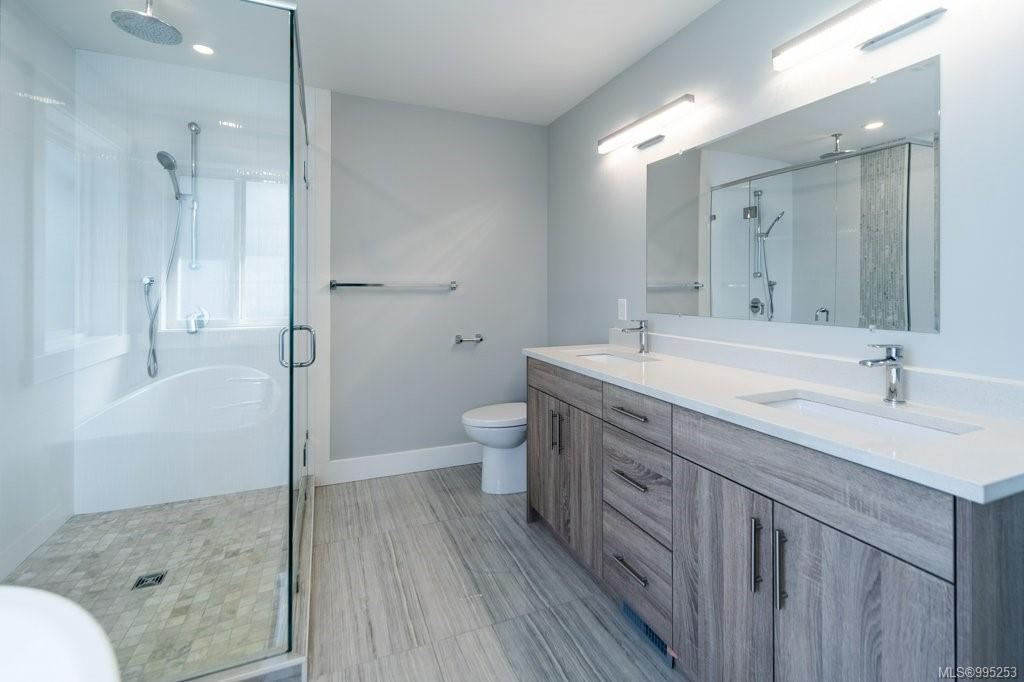 4462 Tyndall Ave, Saanich, BC