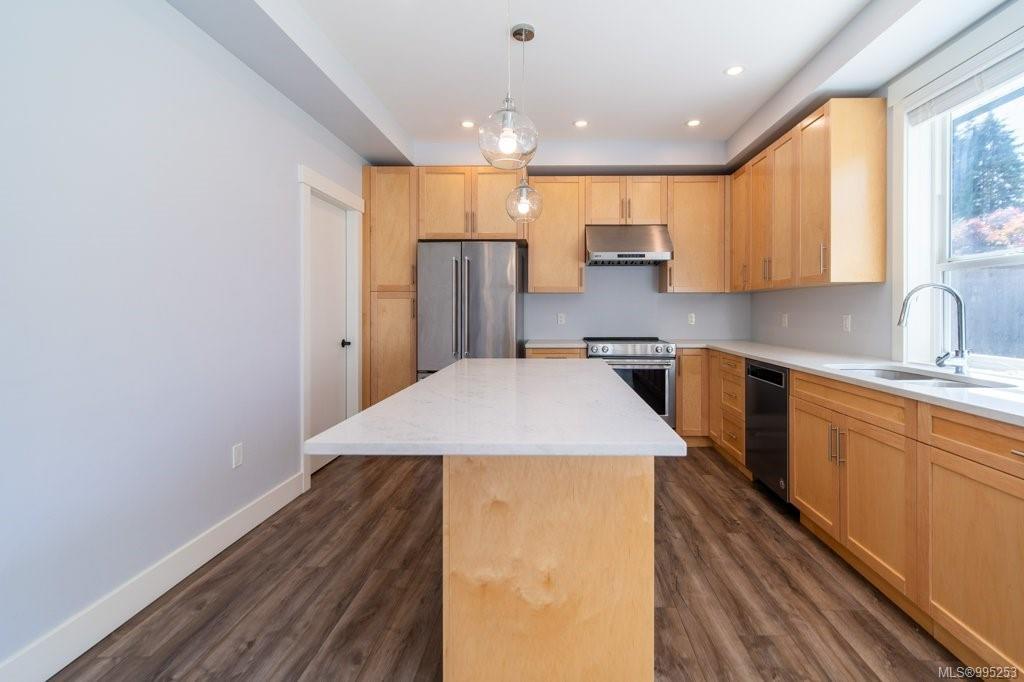 4462 Tyndall Ave, Saanich, BC