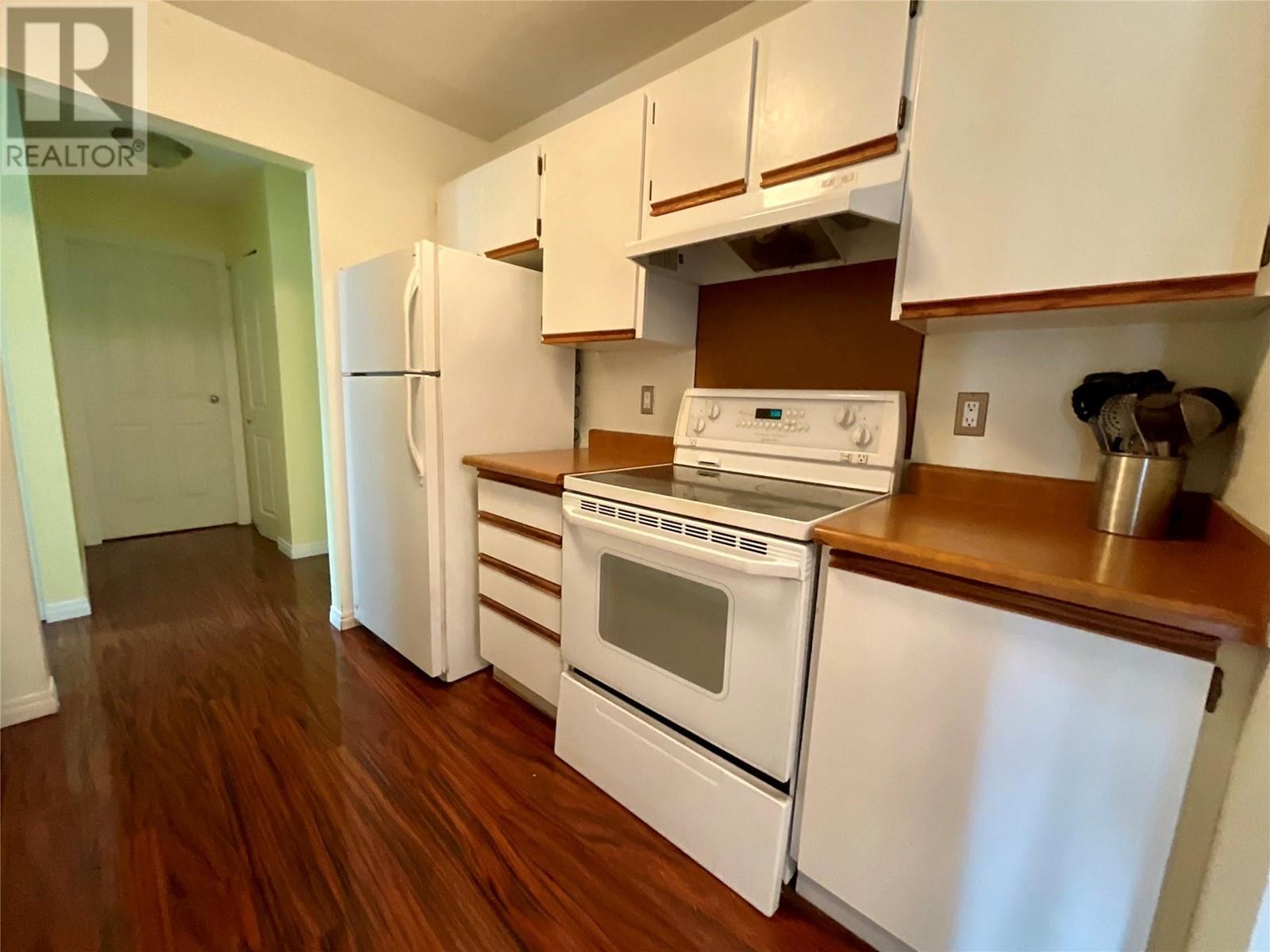 340 Northgate Unit# 214, Tumbler Ridge, BC - Indoor Photo Showing Kitchen