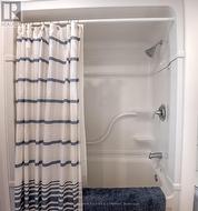 Shower/tub -