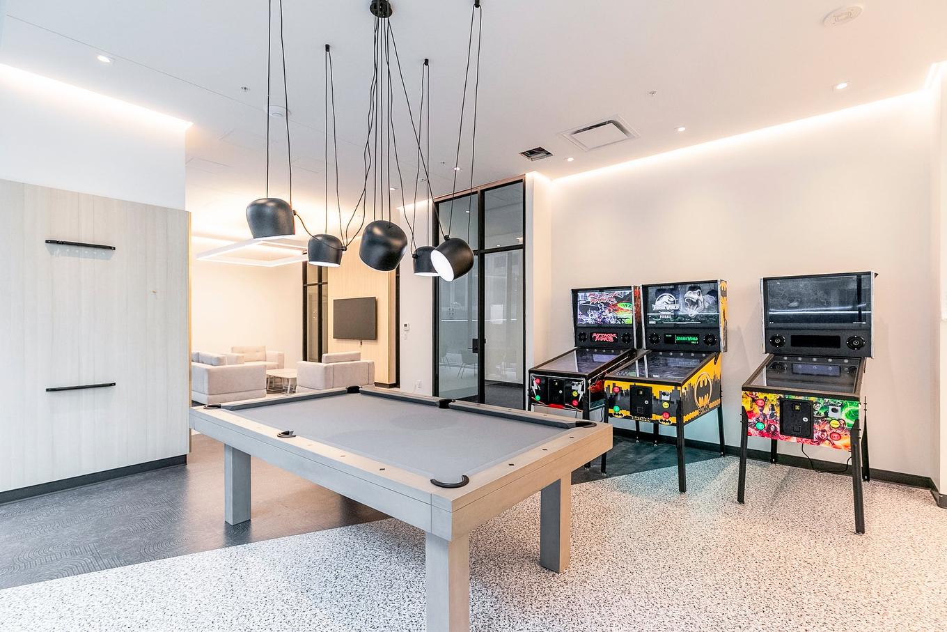 Salle communautaire - 3509-1245 Rue De Bleury, Montréal (Ville-Marie), QC - Indoor Photo Showing Other Room