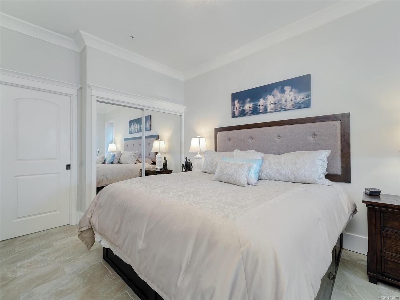 8B-1000 Sookepoint Pl, Sooke, BC - Indoor Photo Showing Bedroom