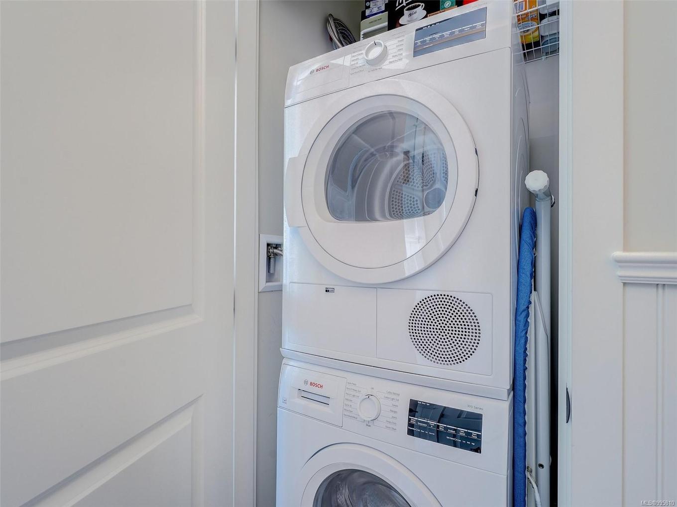 8B-1000 Sookepoint Pl, Sooke, BC - Indoor Photo Showing Laundry Room