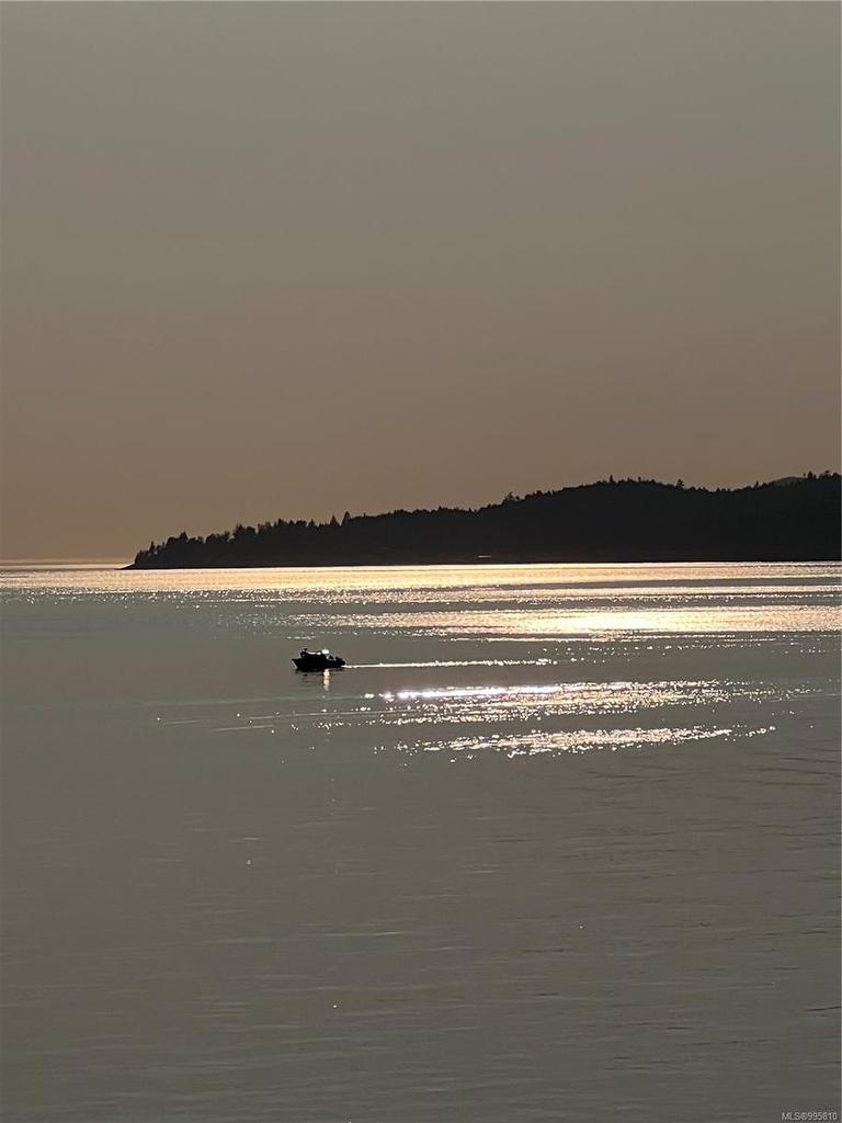 8B-1000 Sookepoint Pl, Sooke, BC - With View