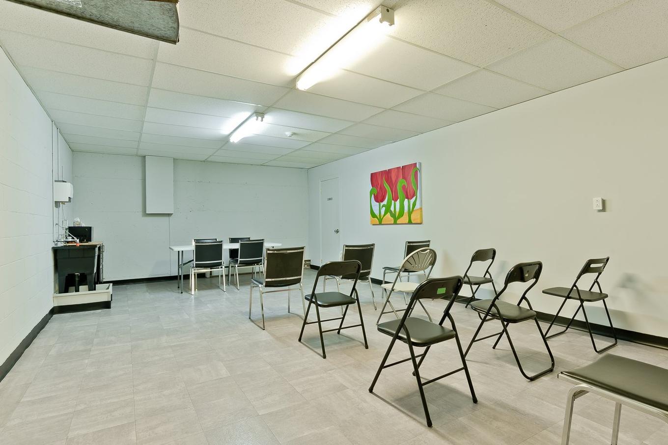 Salle communautaire - 209-2600 Boul. De Portland, Sherbrooke (Les Nations), QC - Indoor Photo Showing Other Room