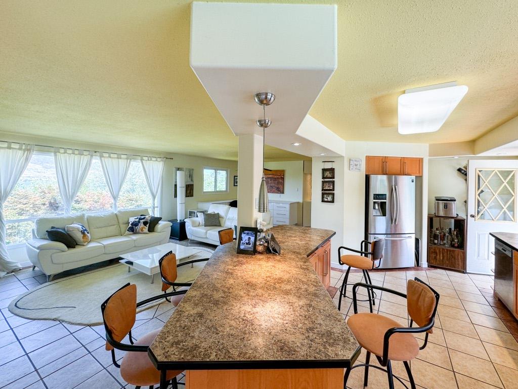 4609 41St Street, Osoyoos, BC - Indoor