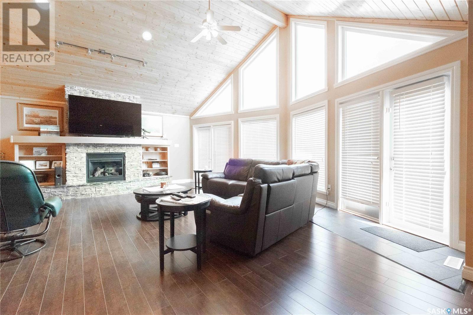 49 Taylor Street, North Qu'Appelle Rm No. 187, SK - Indoor Photo Showing Living Room With Fireplace