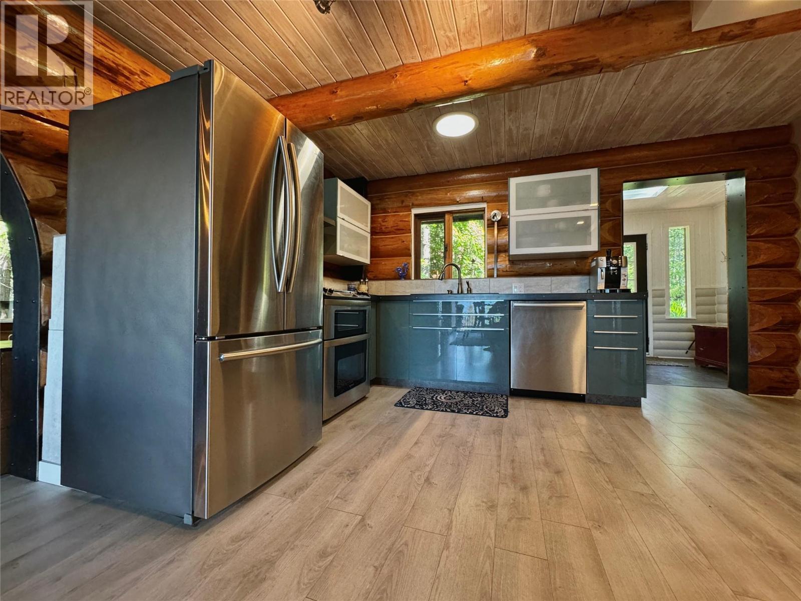 4258 31 Highway, Ainsworth, BC - Indoor Photo Showing Kitchen With Stainless Steel Kitchen
