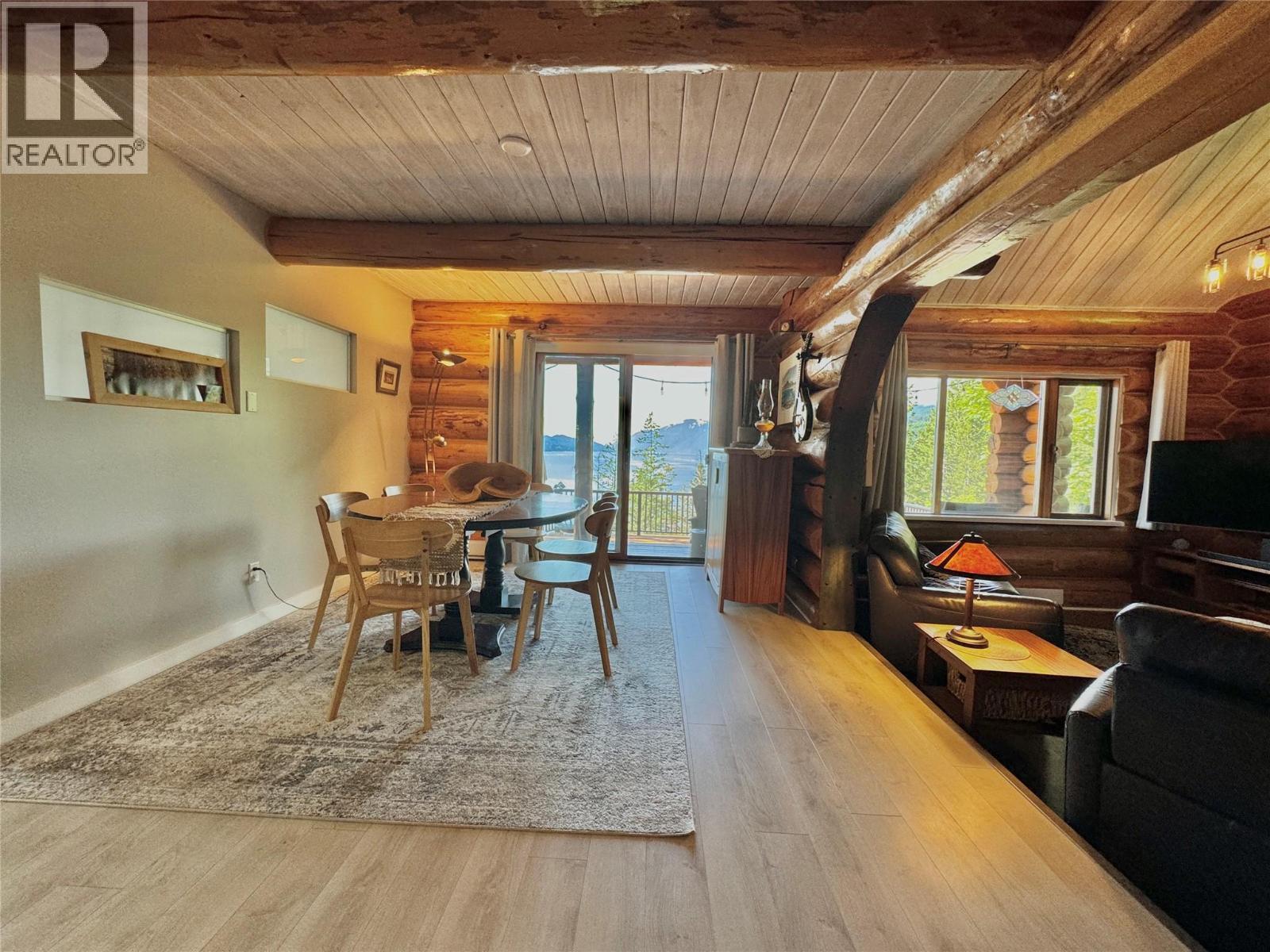 4258 31 Highway, Ainsworth, BC - Indoor Photo Showing Dining Room