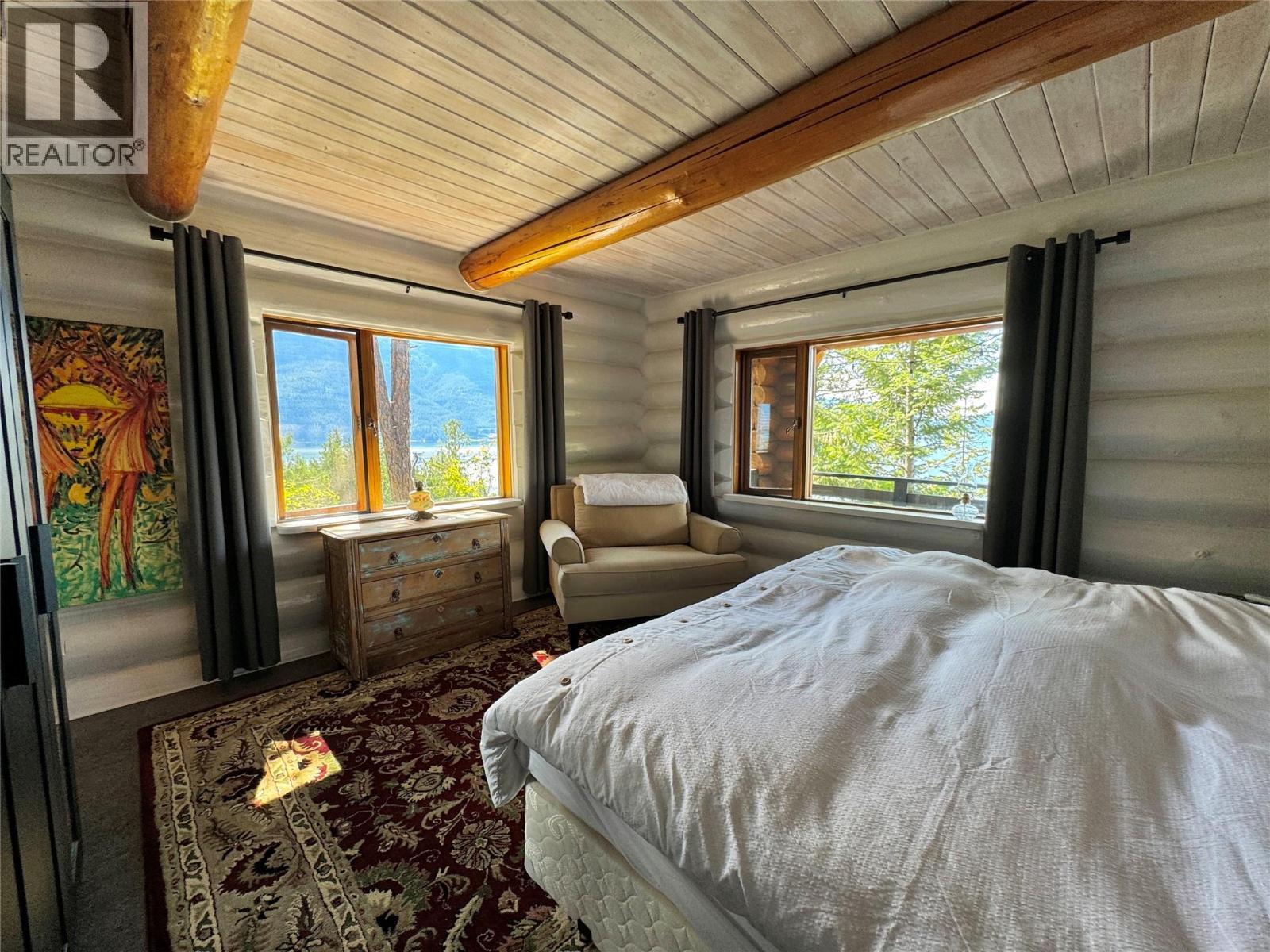 4258 31 Highway, Ainsworth, BC - Indoor Photo Showing Bedroom