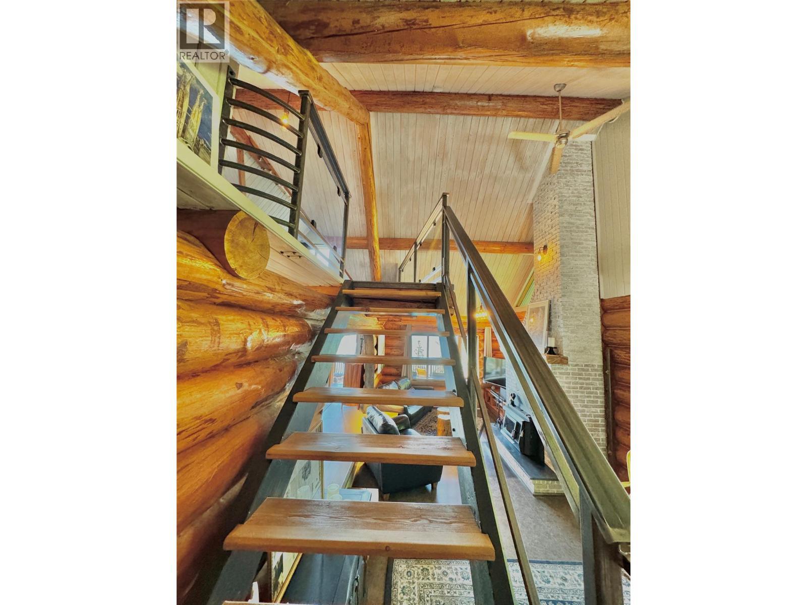 4258 31 Highway, Ainsworth, BC - Indoor Photo Showing Other Room