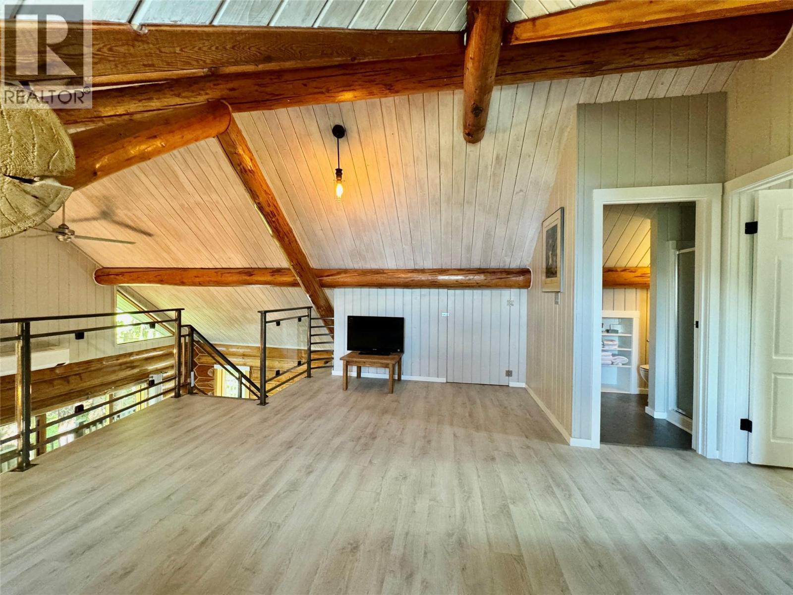 4258 31 Highway, Ainsworth, BC - Indoor Photo Showing Other Room