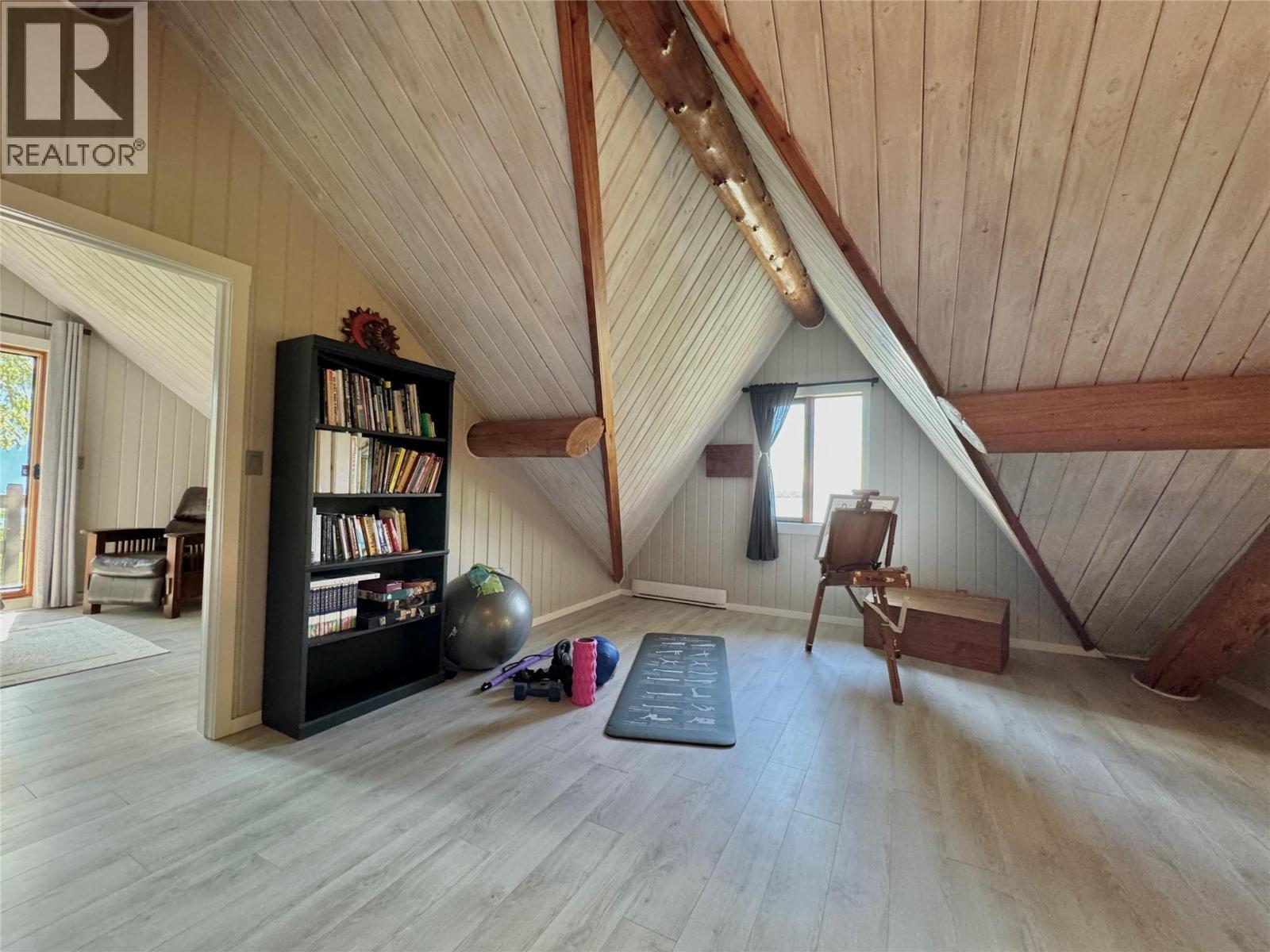 4258 31 Highway, Ainsworth, BC - Indoor Photo Showing Other Room