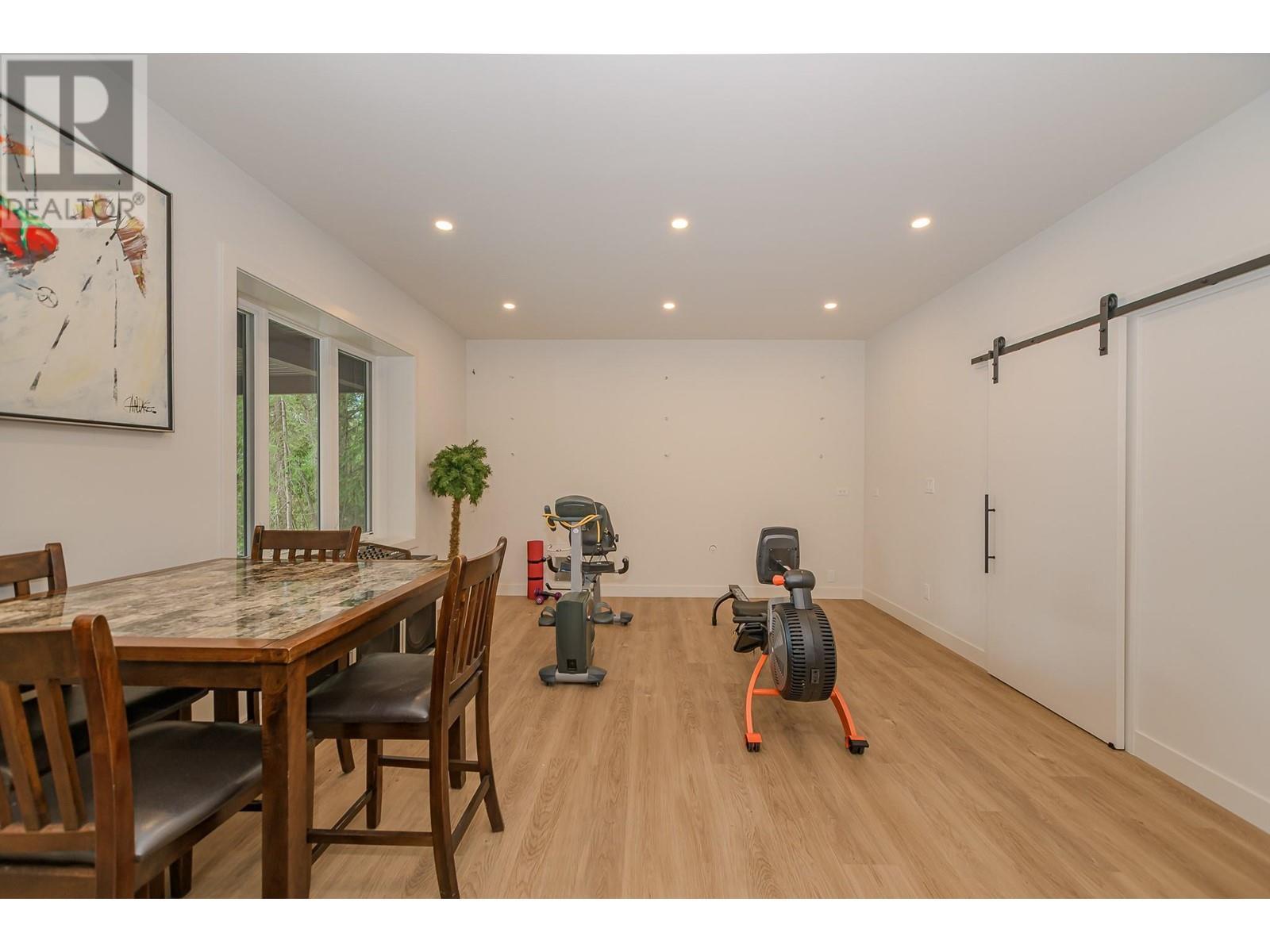 7750 Golf Course Road, Anglemont, BC - Indoor Photo Showing Dining Room