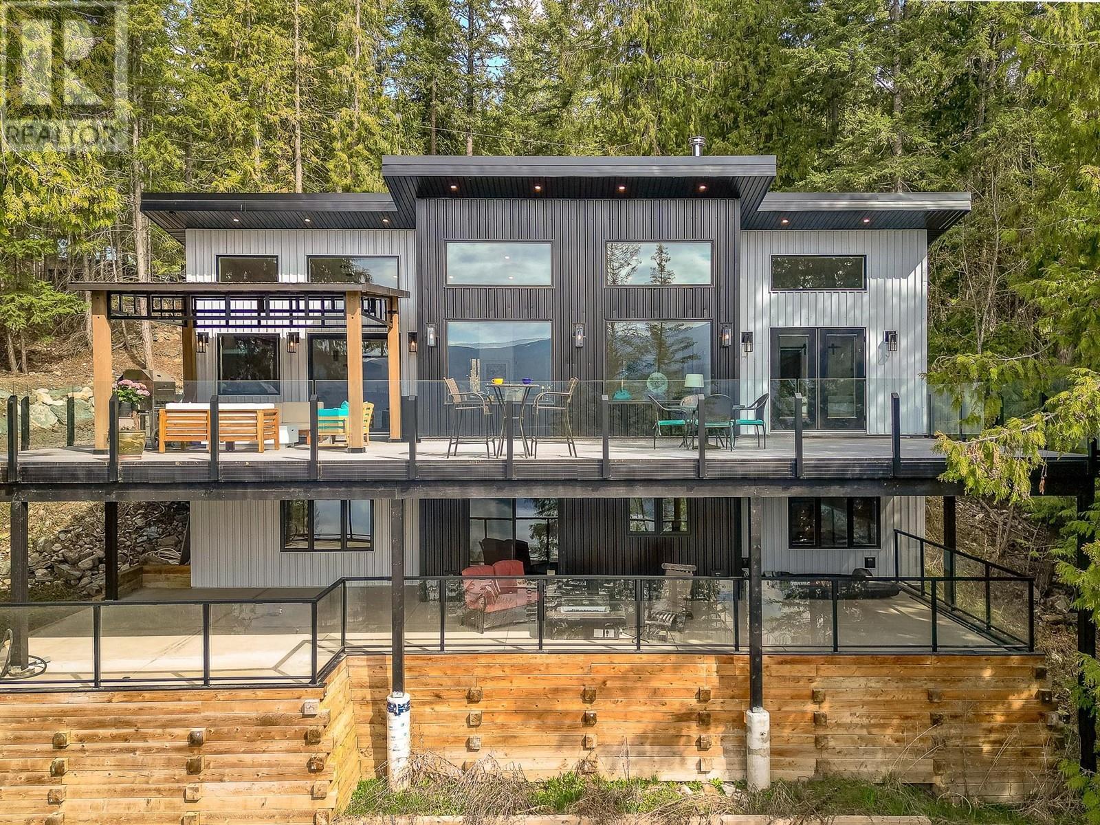 7750 Golf Course Road, Anglemont, BC - Outdoor With Deck Patio Veranda