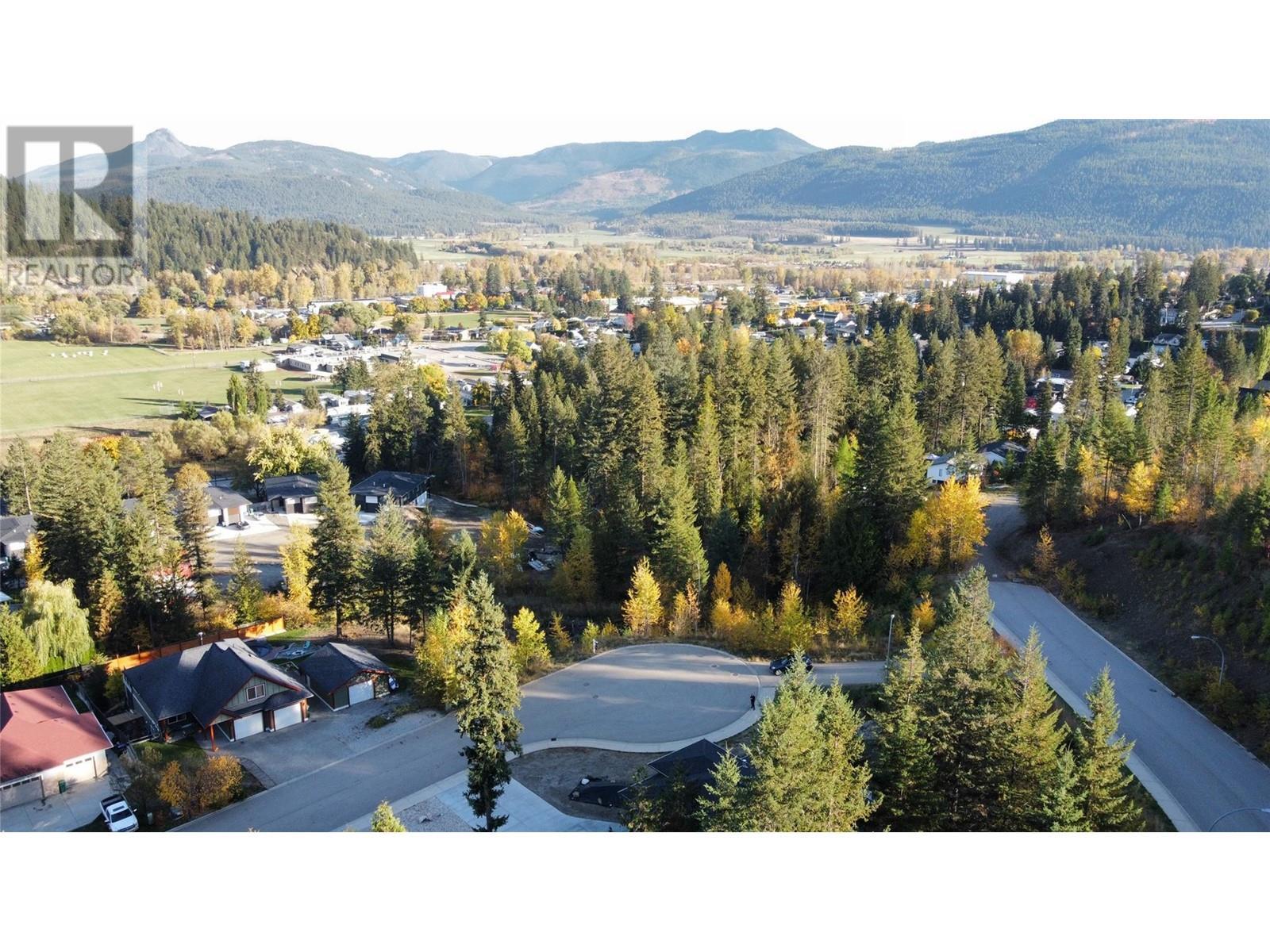 2571 Cedar Ridge Court, Lumby, BC