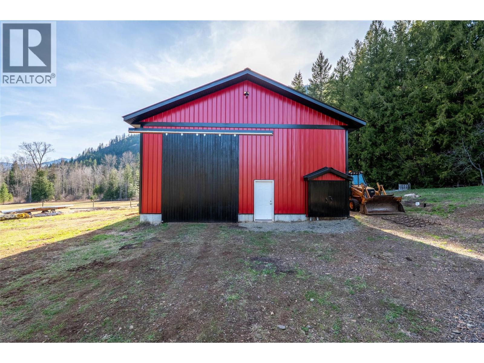 8774 6 Highway, Salmo, BC - Outdoor