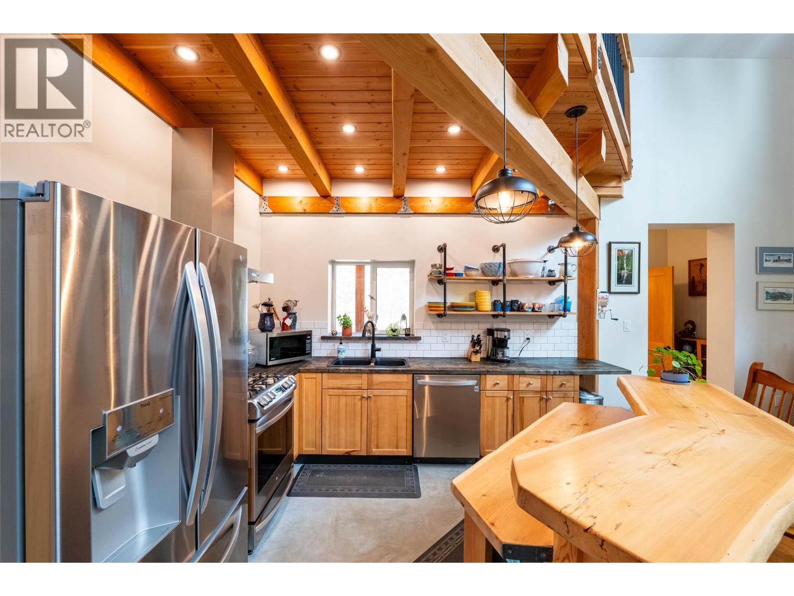 8774 6 Highway, Salmo, BC - Indoor Photo Showing Kitchen