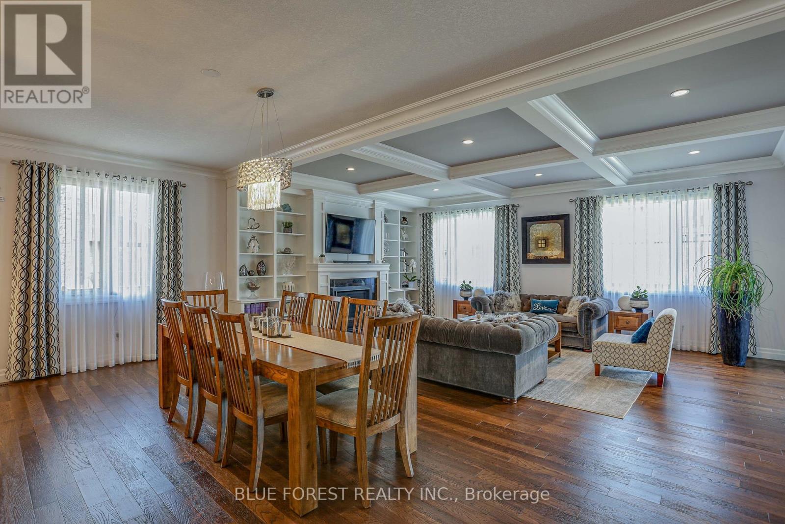 17 Royal Crescent, Southwold, ON - Indoor