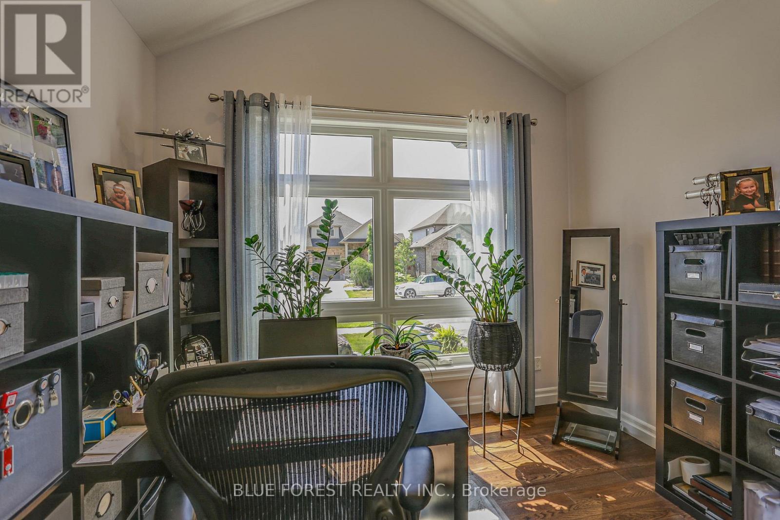 17 Royal Crescent, Southwold, ON - Indoor