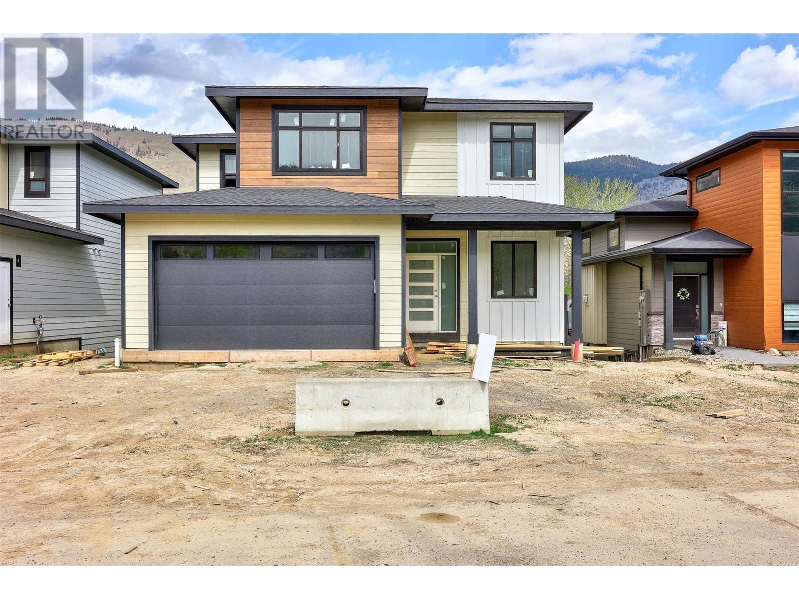 2850 Thompson Drive, Kamloops, BC - Outdoor With Facade